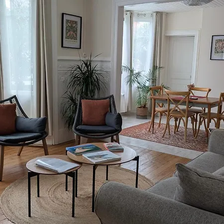 Des Roses, Comme A La Maison Apartment Cherbourg-en-Cotentin