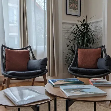 Des Roses, Comme A La Maison Apartmán
