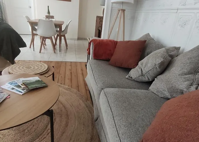 Des Roses, Comme A La Maison Cherbourg-en-Cotentin