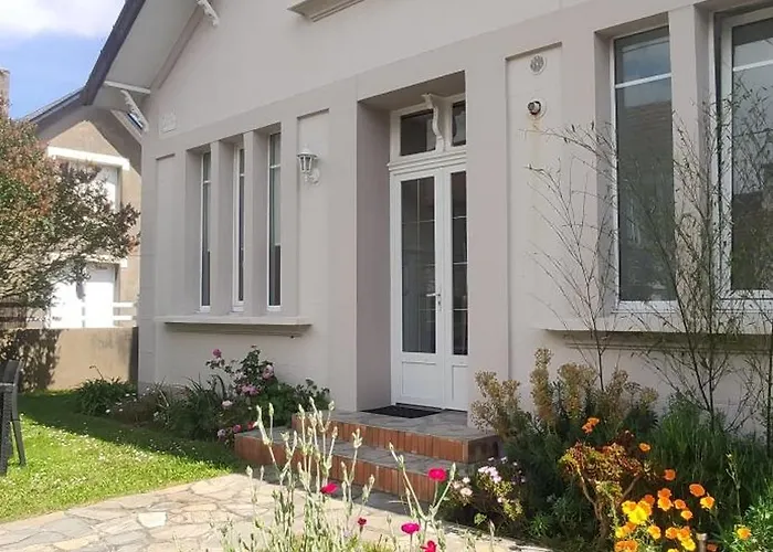 Des Roses, Comme A La Maison *